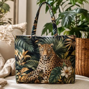 leopard Leopard illustrated on a zippered tote bag